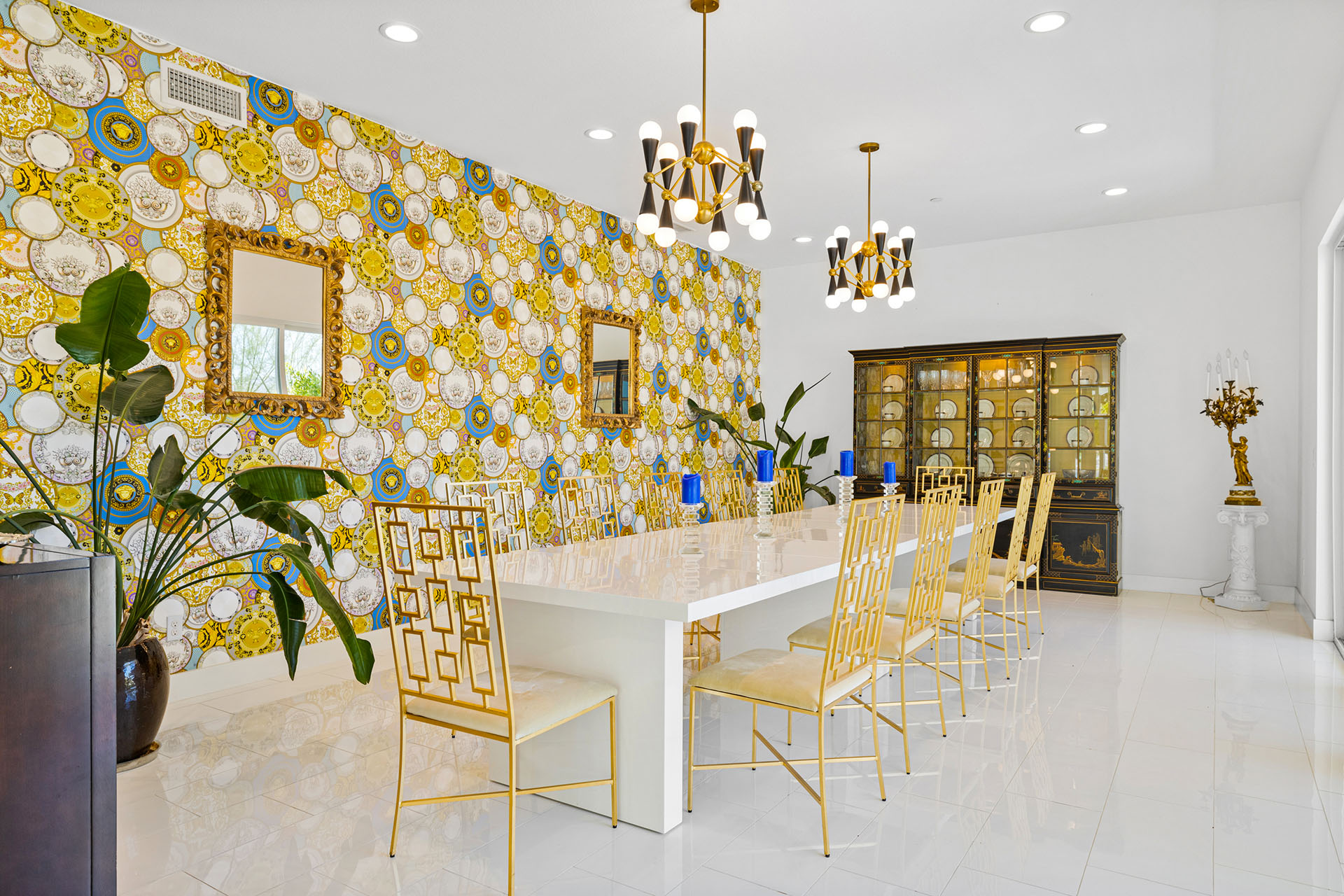 Cosmopolitan Glam getaway, walk to Palm Canyon! | Photo 13