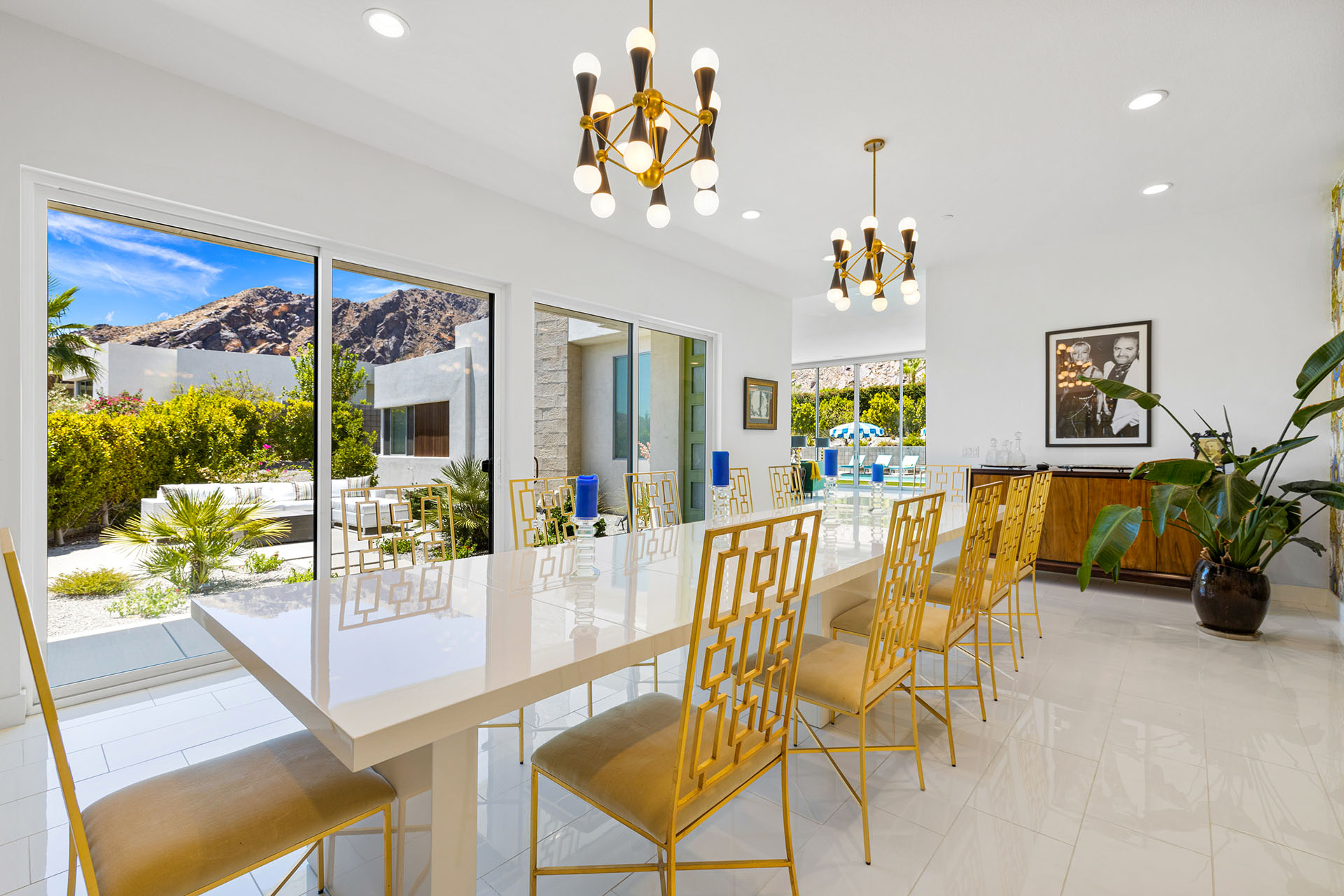 Cosmopolitan Glam getaway, walk to Palm Canyon! | Photo 15