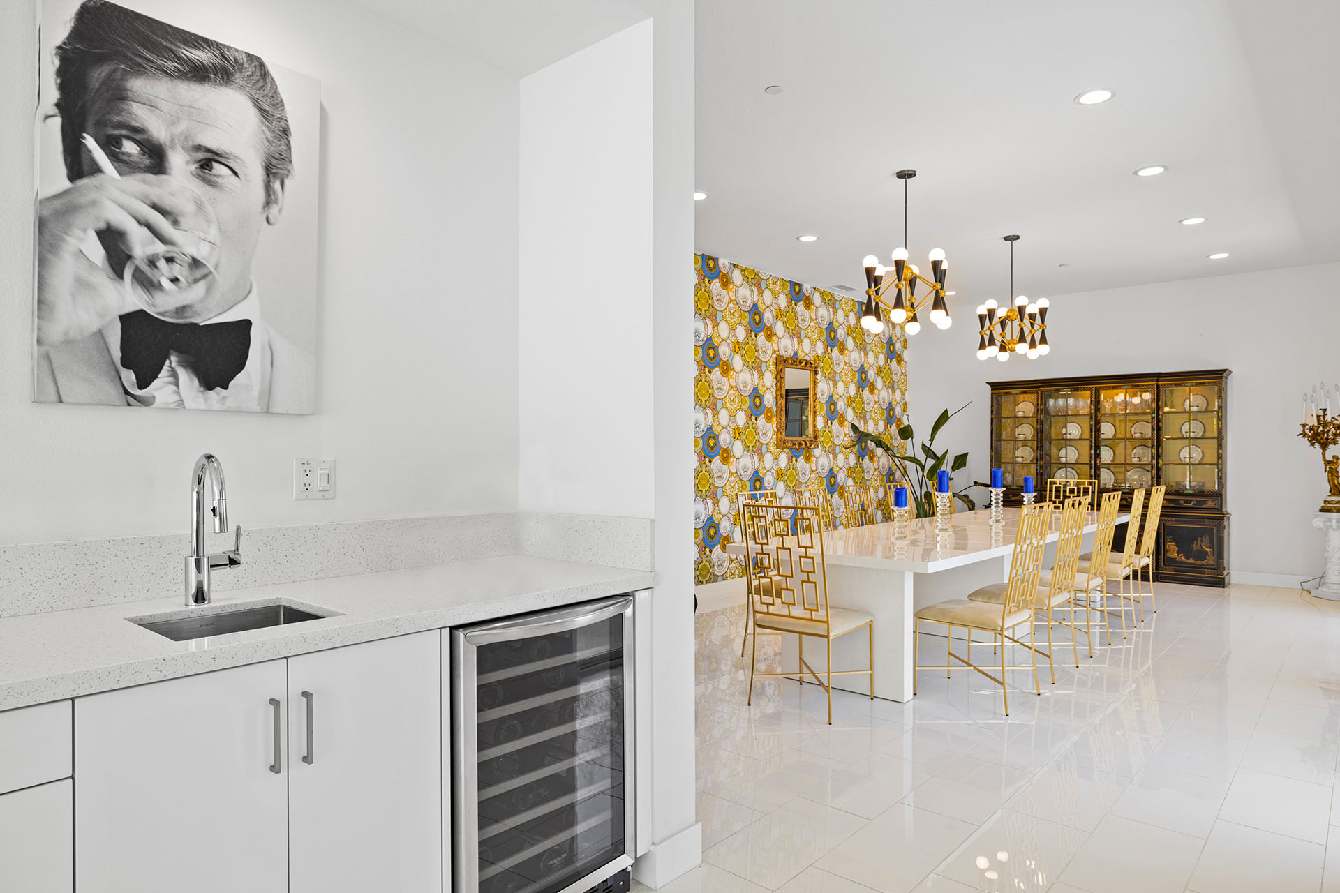 Cosmopolitan Glam getaway, walk to Palm Canyon! | Photo 4