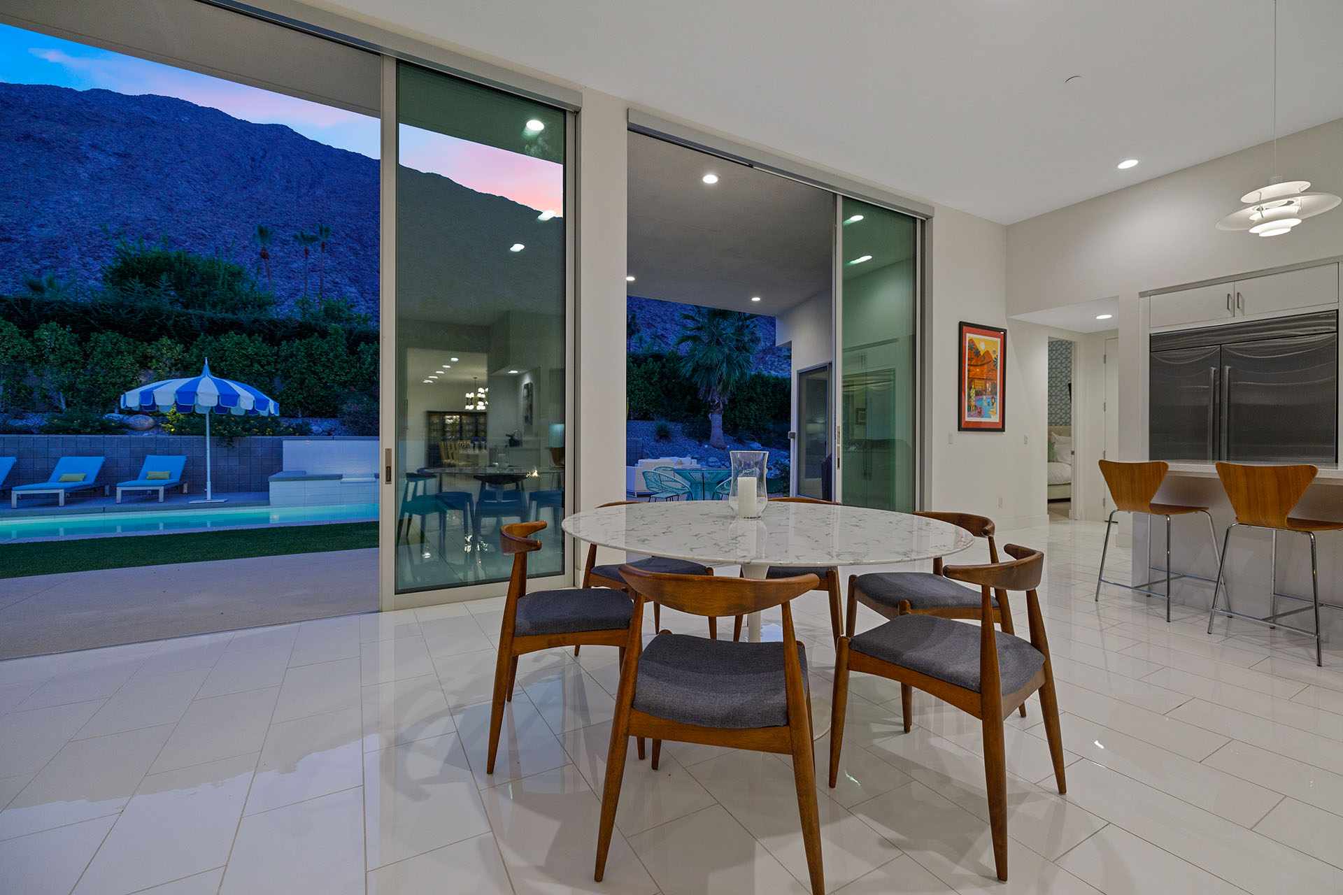 Cosmopolitan Glam getaway, walk to Palm Canyon! | Photo 29