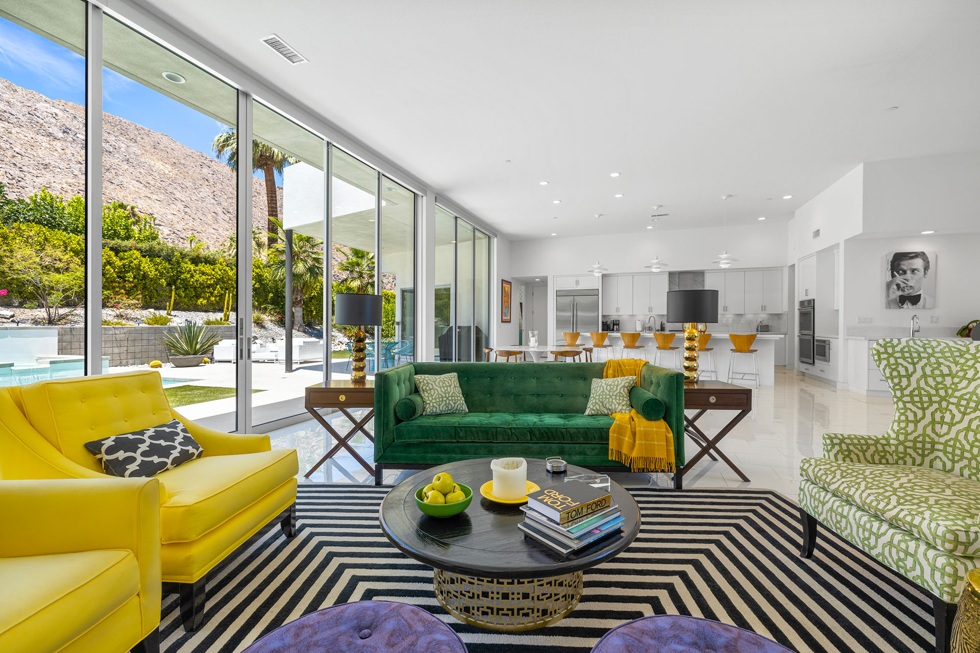 Cosmopolitan Glam getaway, walk to Palm Canyon! | Photo 2