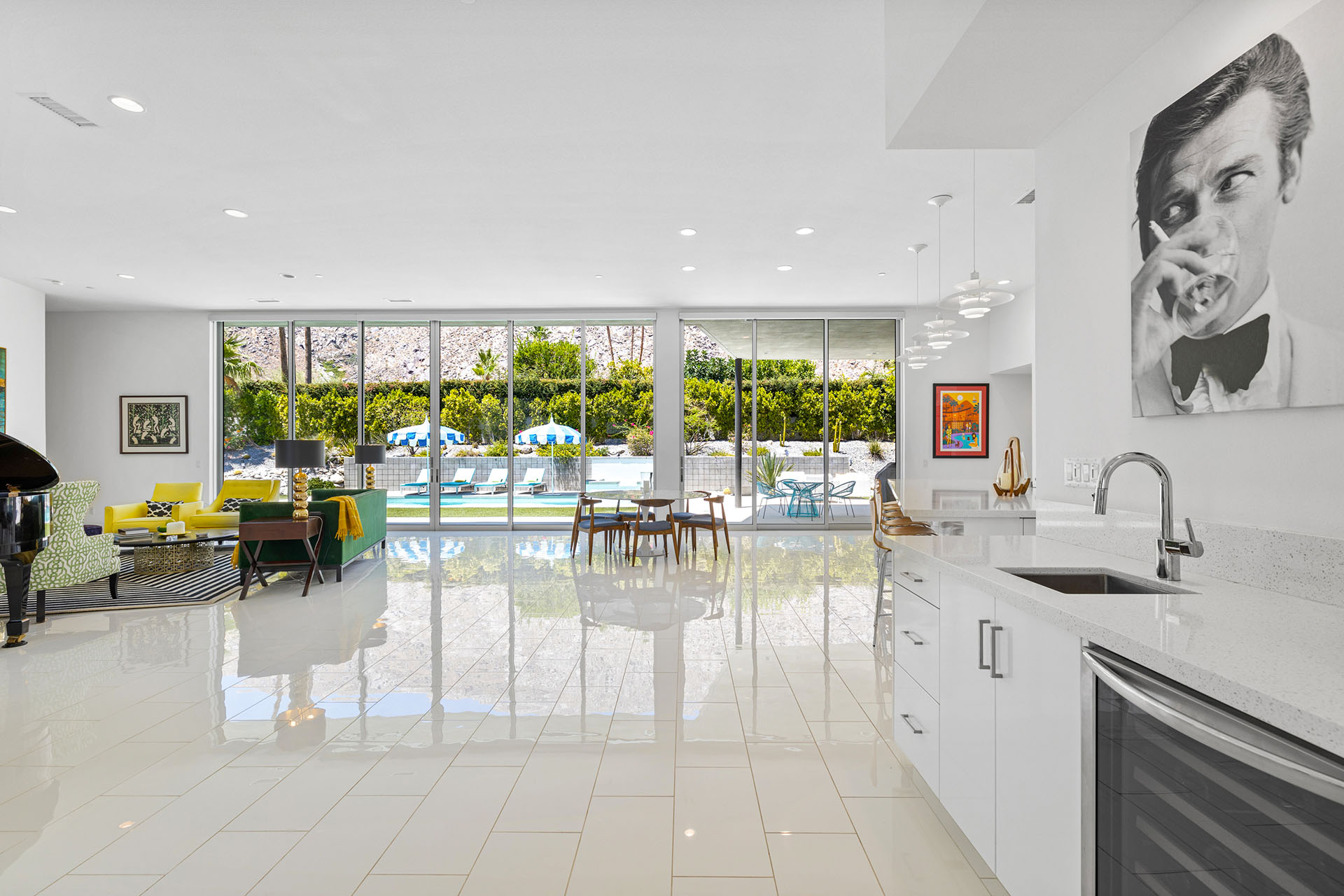 Cosmopolitan Glam getaway, walk to Palm Canyon! | Photo 12