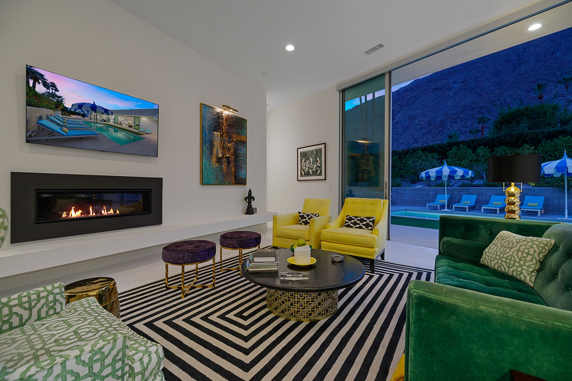 Cosmopolitan Glam getaway, walk to Palm Canyon! | Photo 32