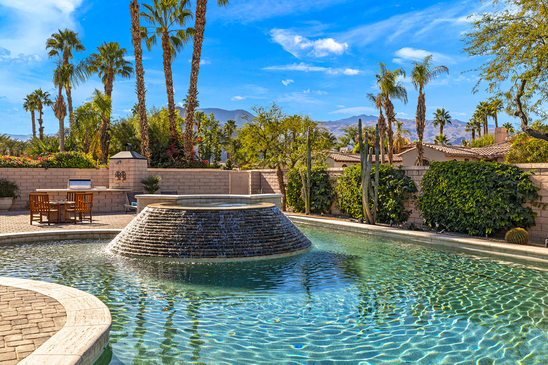 Villa San Julian 5 BR with lap and leisure pools! | Photo 2