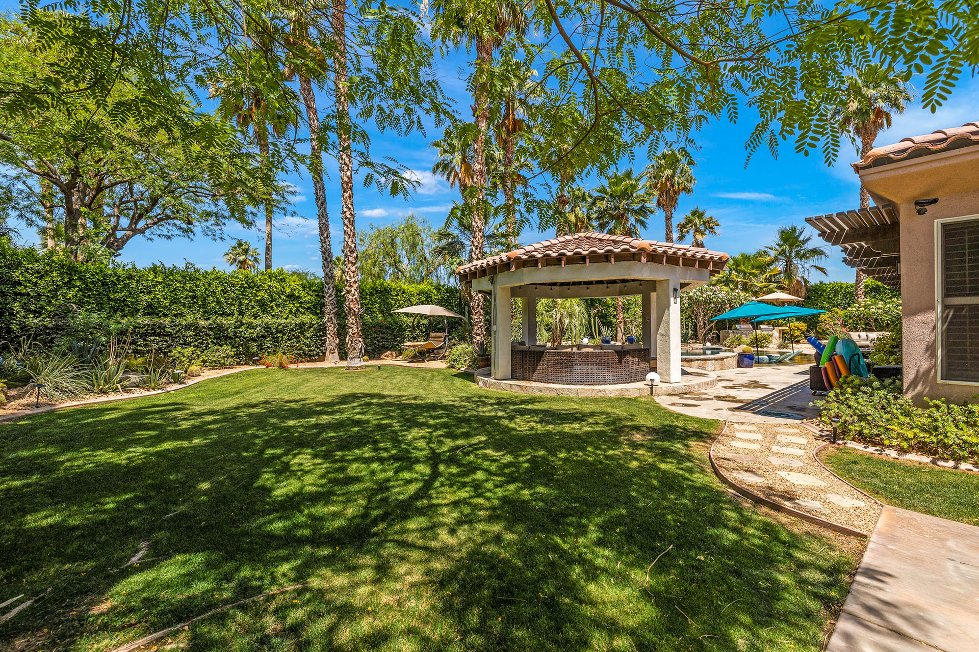 Cabana Palms A half acre desert oasis | Photo 53