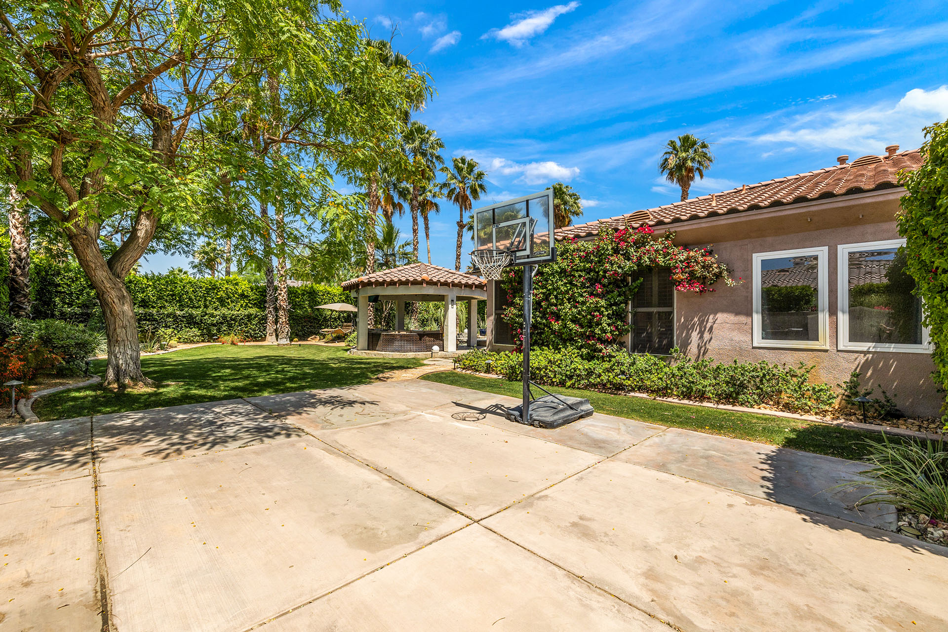 Cabana Palms A half acre desert oasis | Photo 52