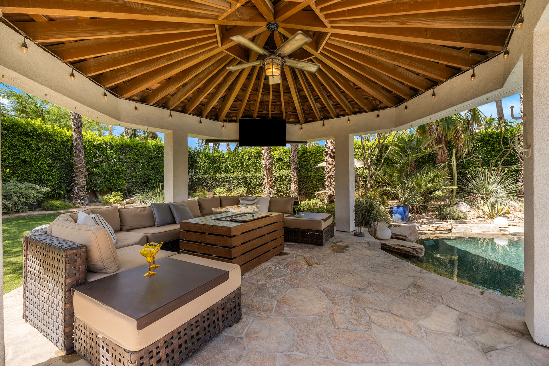 Cabana Palms A half acre desert oasis | Photo 50