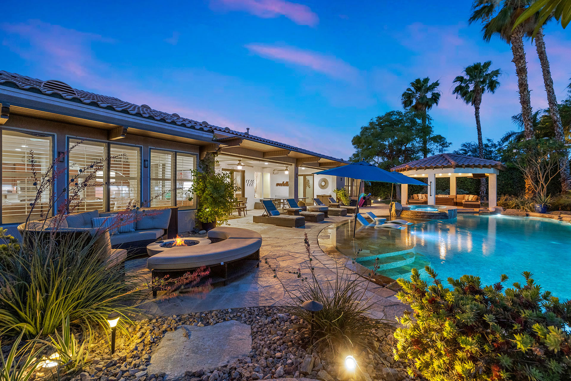 Cabana Palms A half acre desert oasis | Photo 65