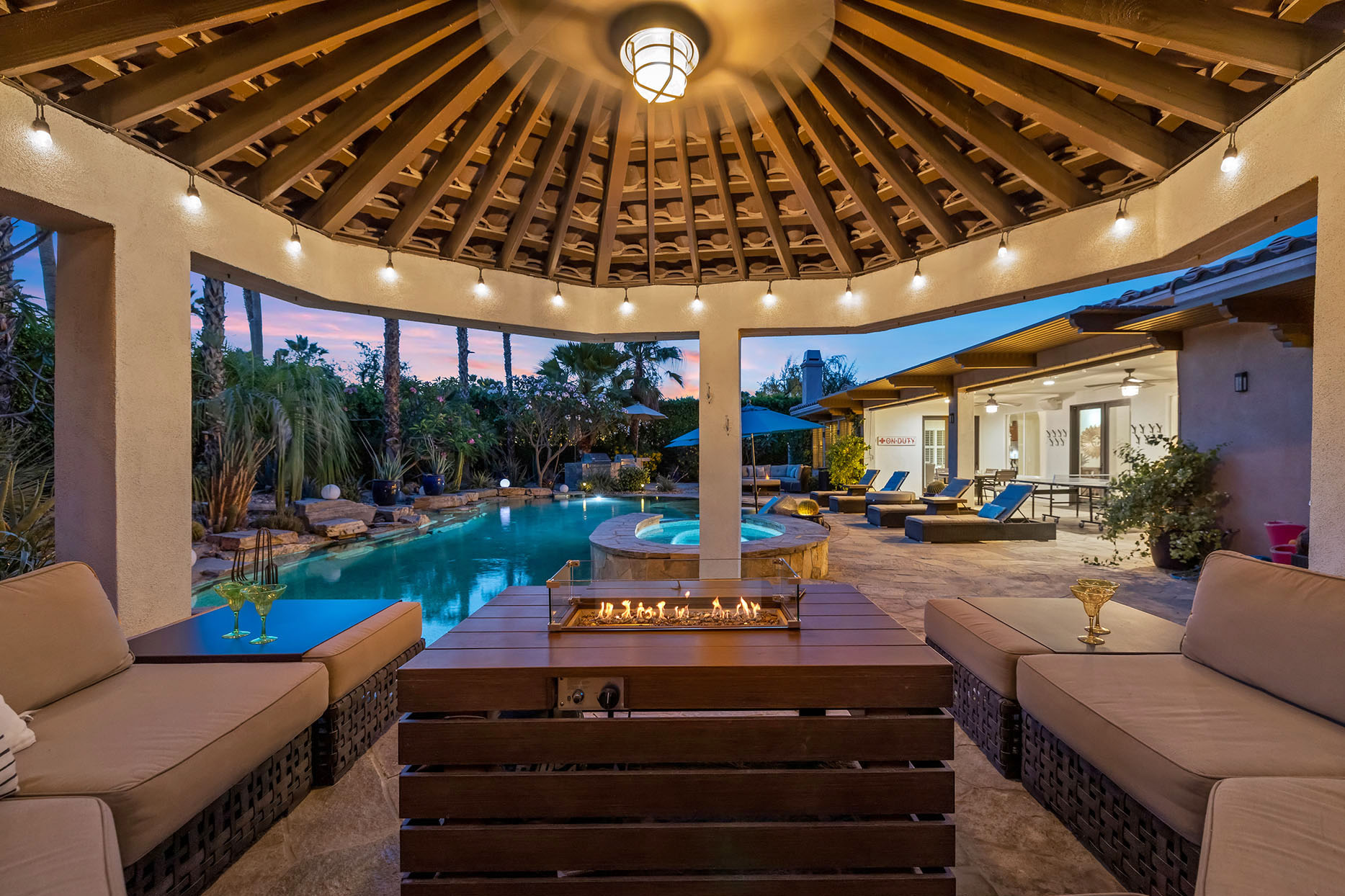 Cabana Palms A half acre desert oasis | Photo 3