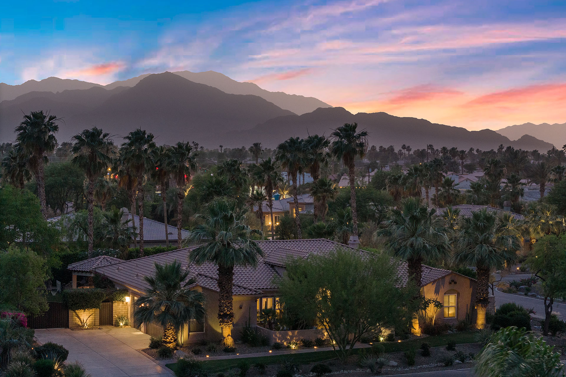 Cabana Palms A half acre desert oasis | Photo 12