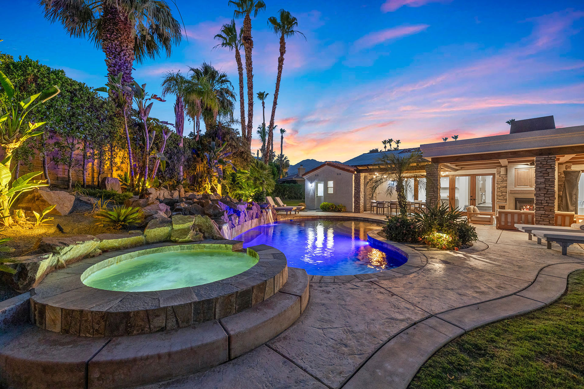 Waterfall Escape Half acre in South Palm Desert