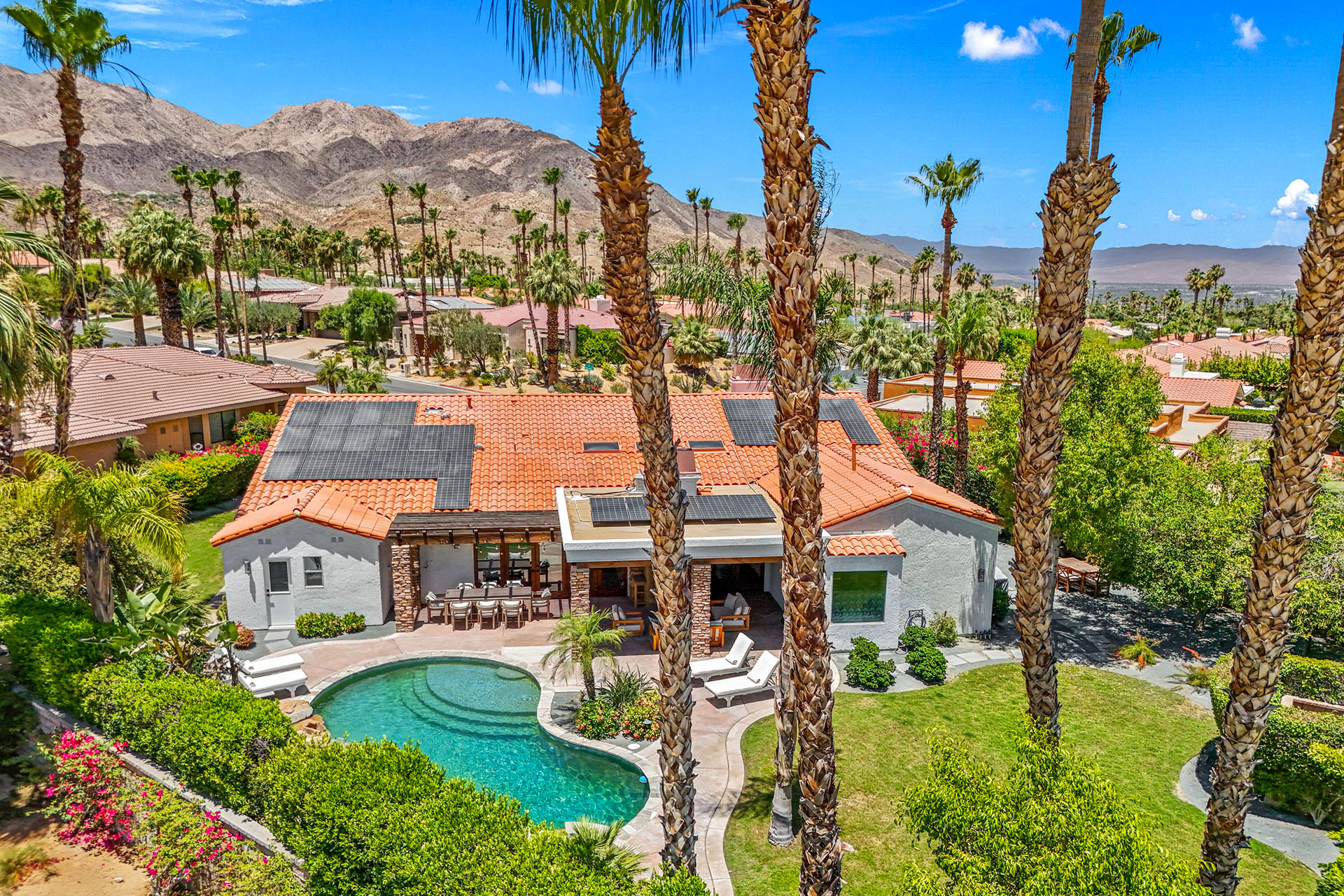 Waterfall Escape Half acre in South Palm Desert | Photo 12