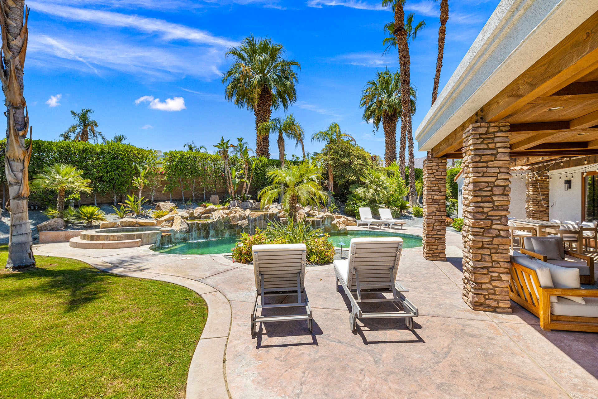 Waterfall Escape Half acre in South Palm Desert | Photo 5