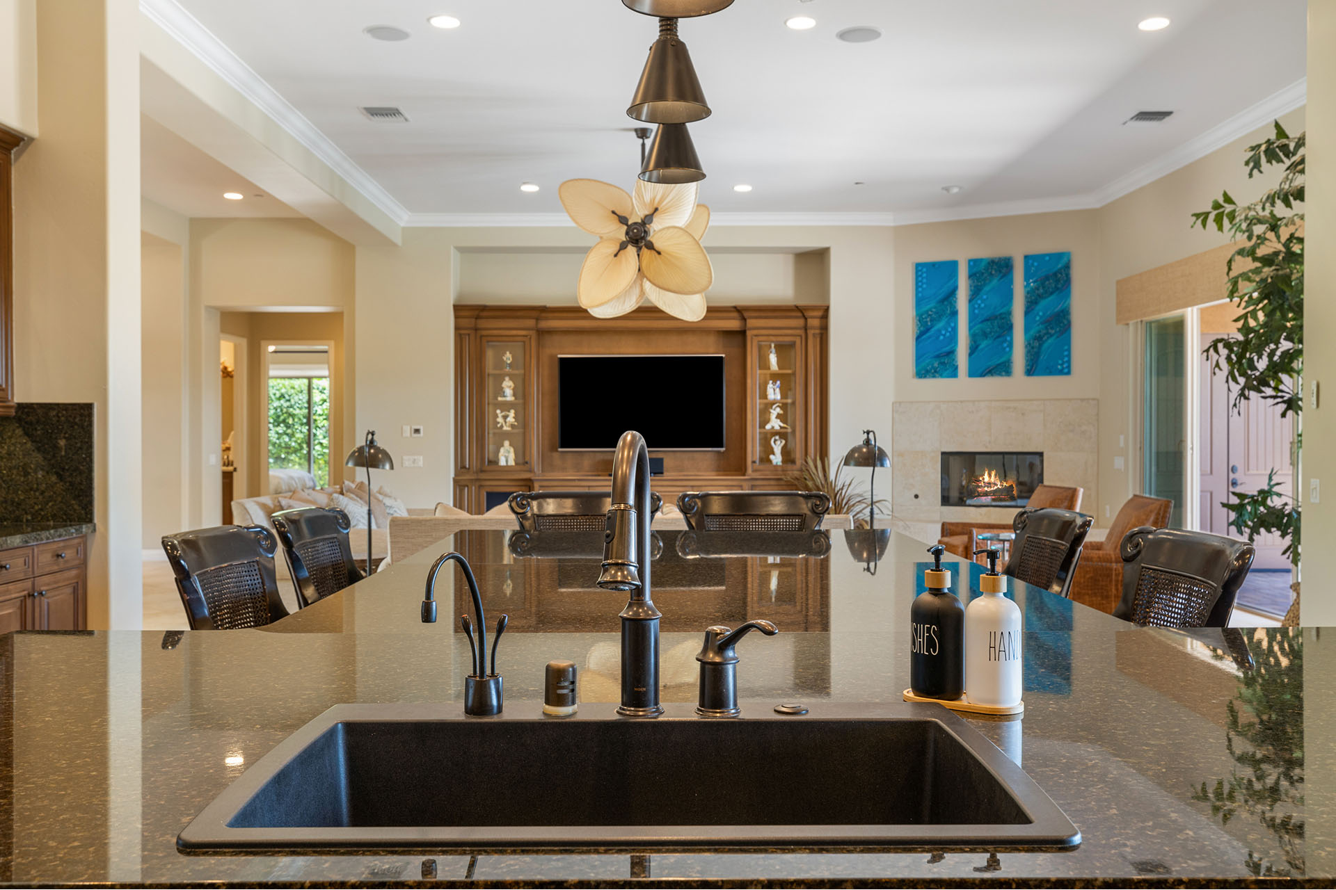 Villa Paradiso 2 pools, 5 suites & more! | Photo 21