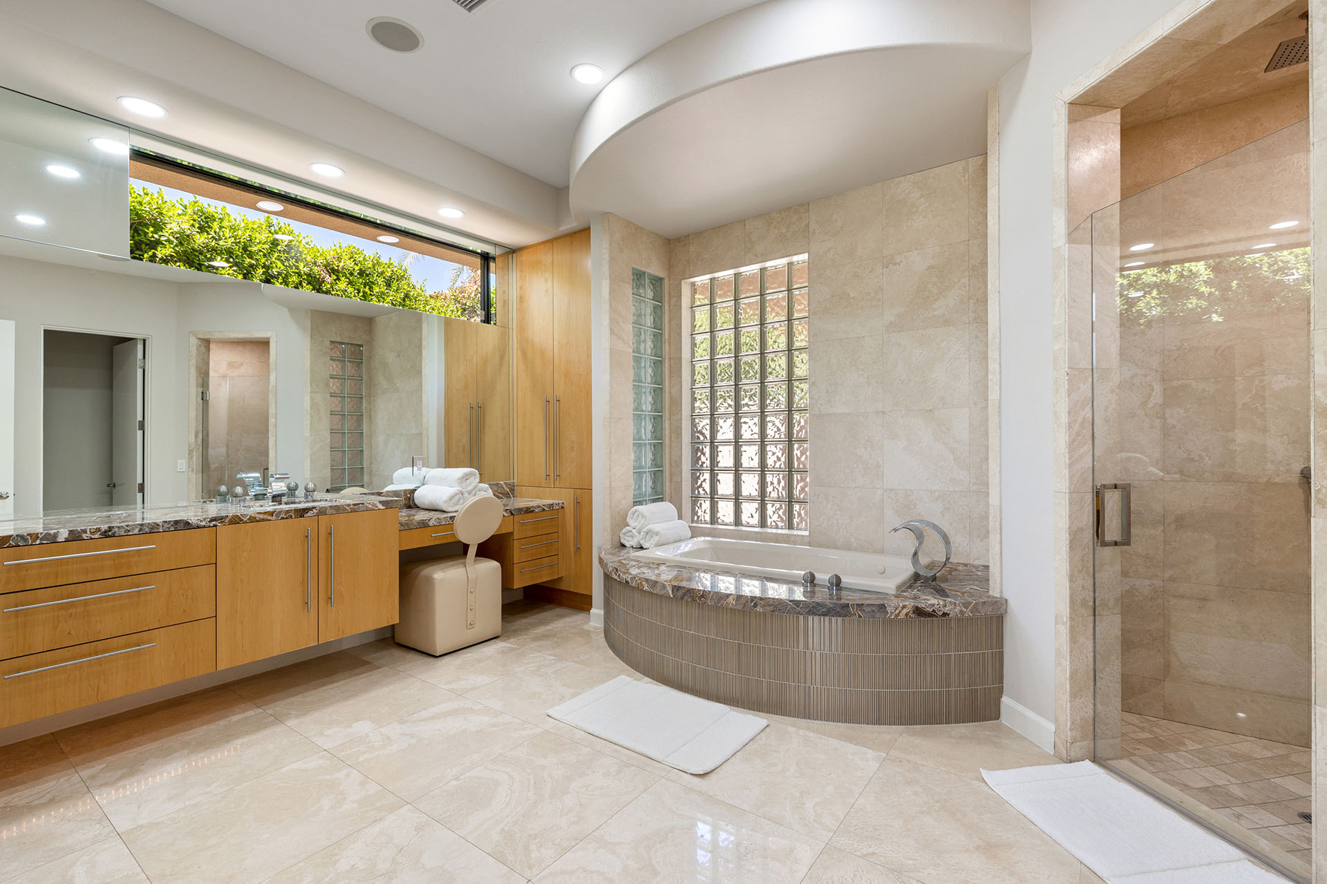 Sun Stone Half an acre in Rancho Mirage | Photo 38