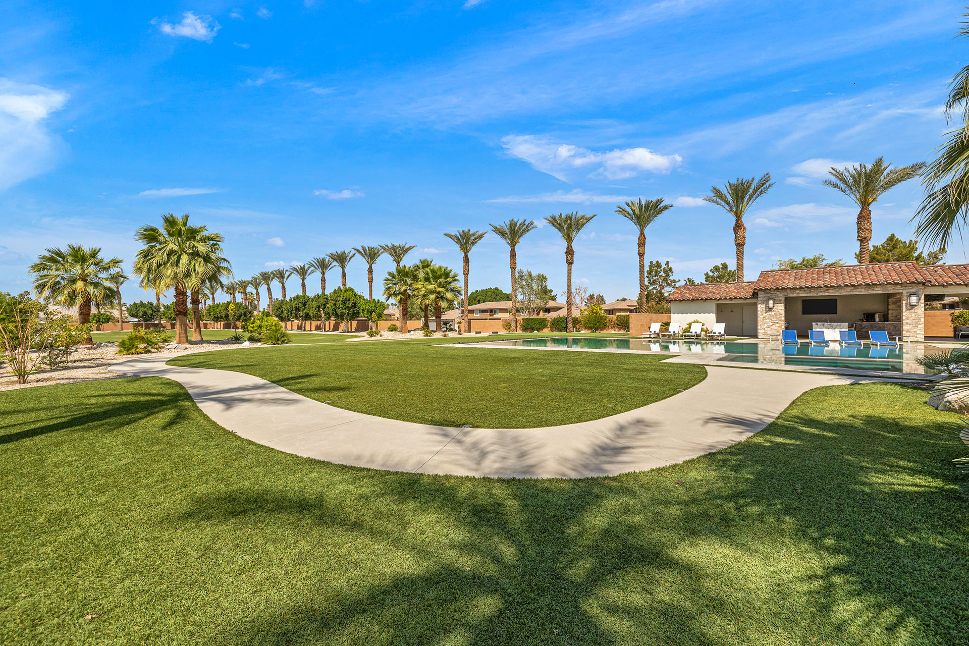 The Clubhouse Estate 6 suites on 2 acres | Photo 97