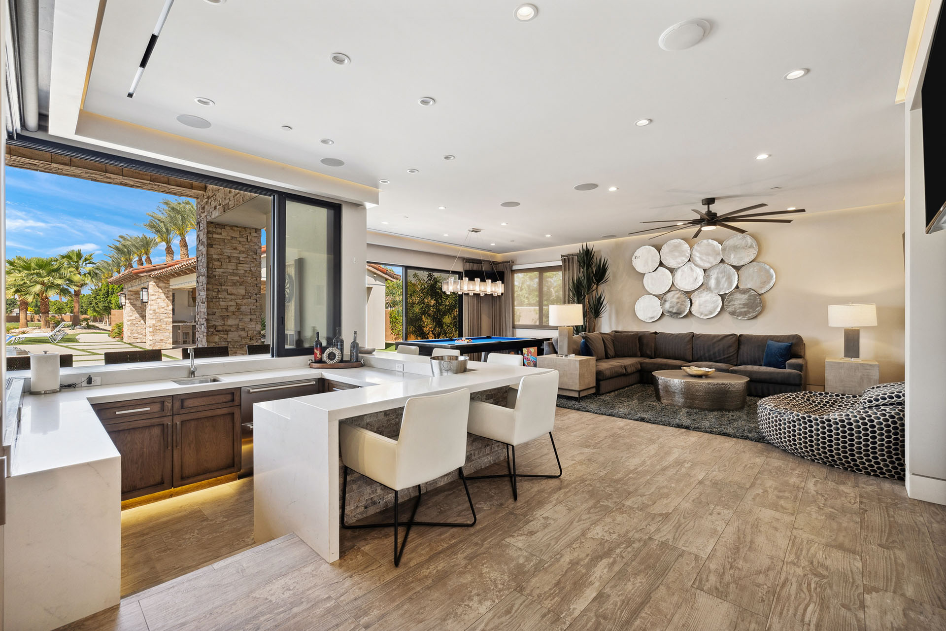 The Clubhouse Estate 6 suites on 2 acres | Photo 30