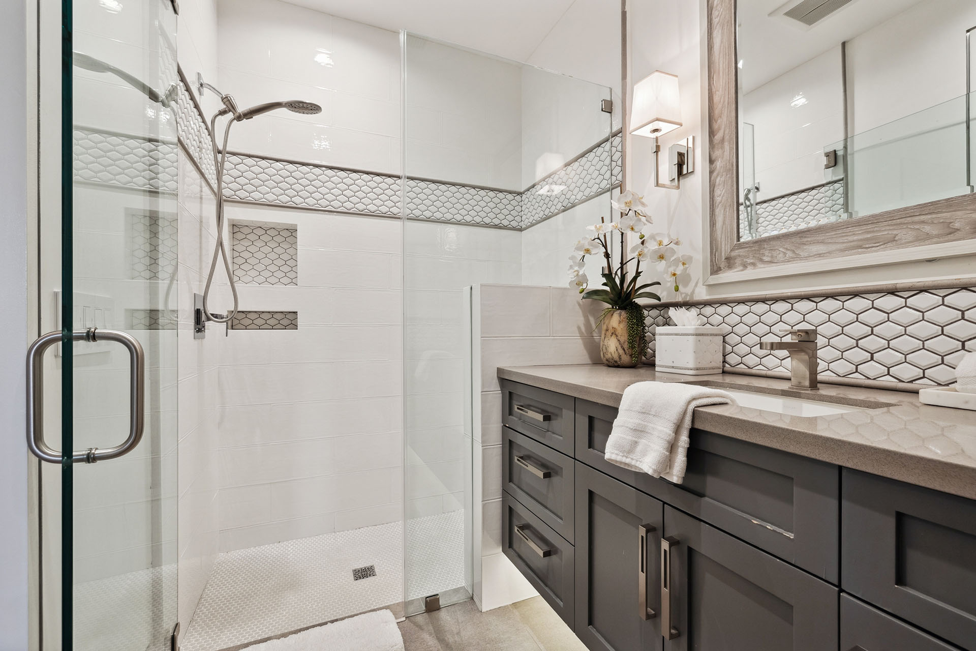 The Clubhouse Estate 6 suites on 2 acres | Photo 57