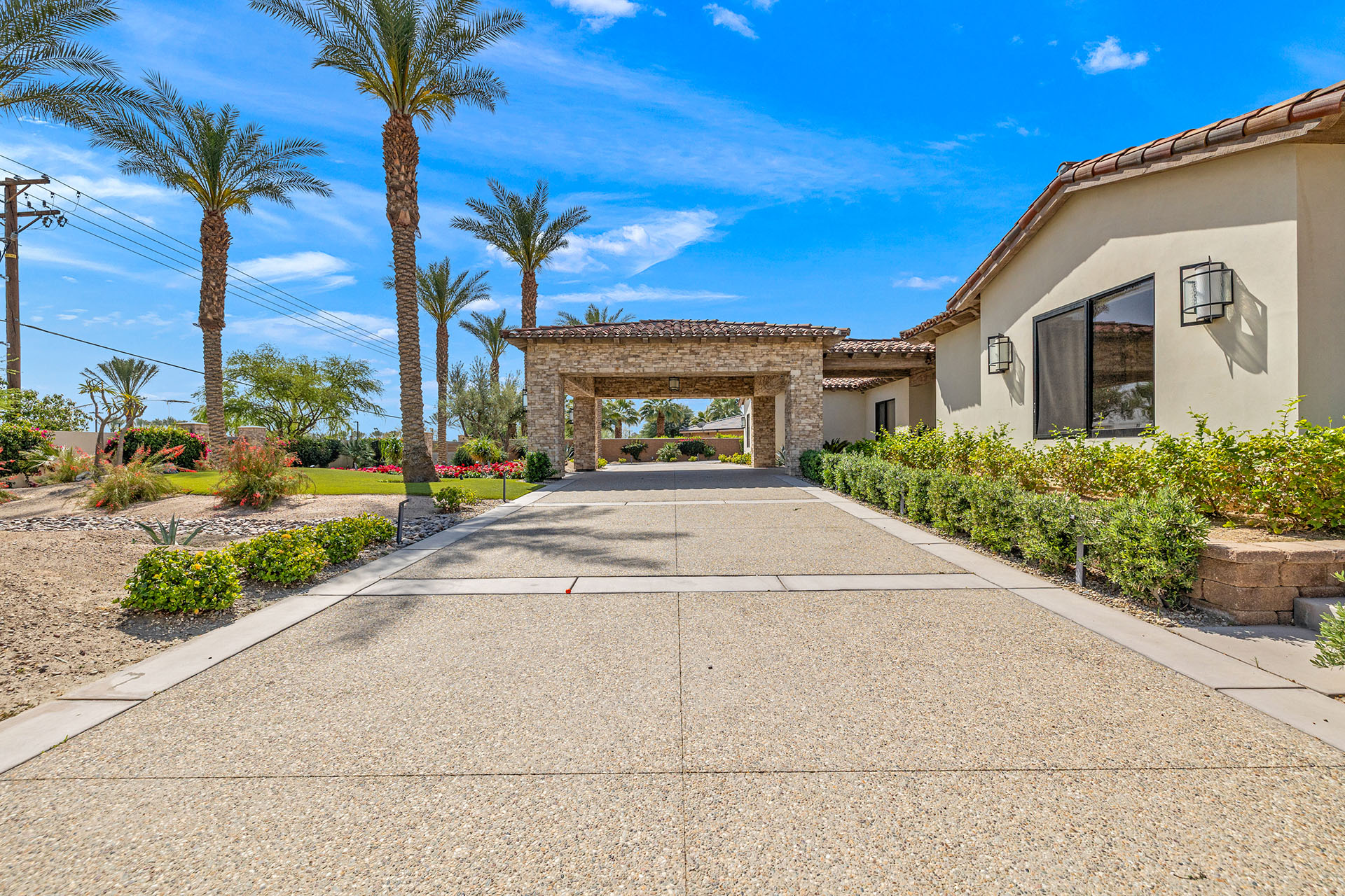 The Clubhouse Estate 6 suites on 2 acres | Photo 99