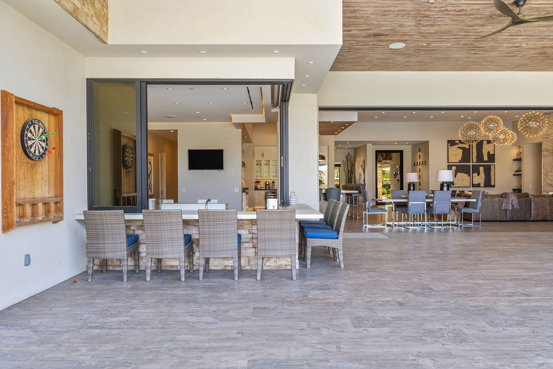 The Clubhouse Estate 6 suites on 2 acres | Photo 95