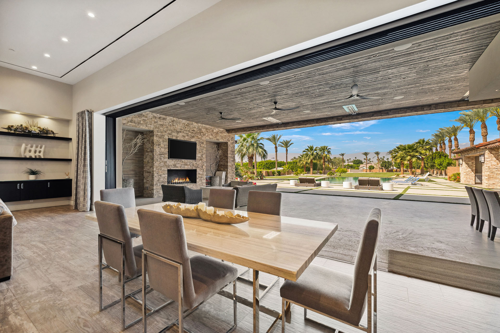 The Clubhouse Estate 6 suites on 2 acres | Photo 18