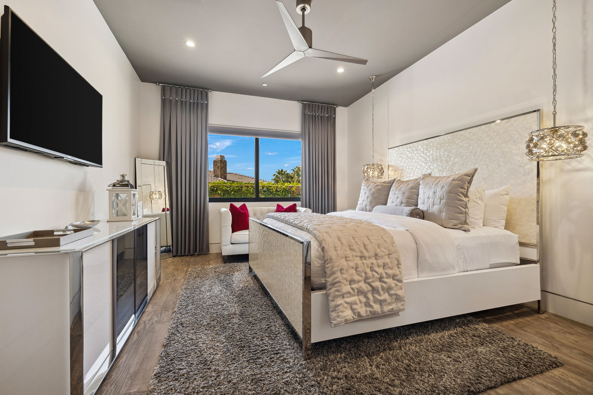 The Clubhouse Estate 6 suites on 2 acres | Photo 53