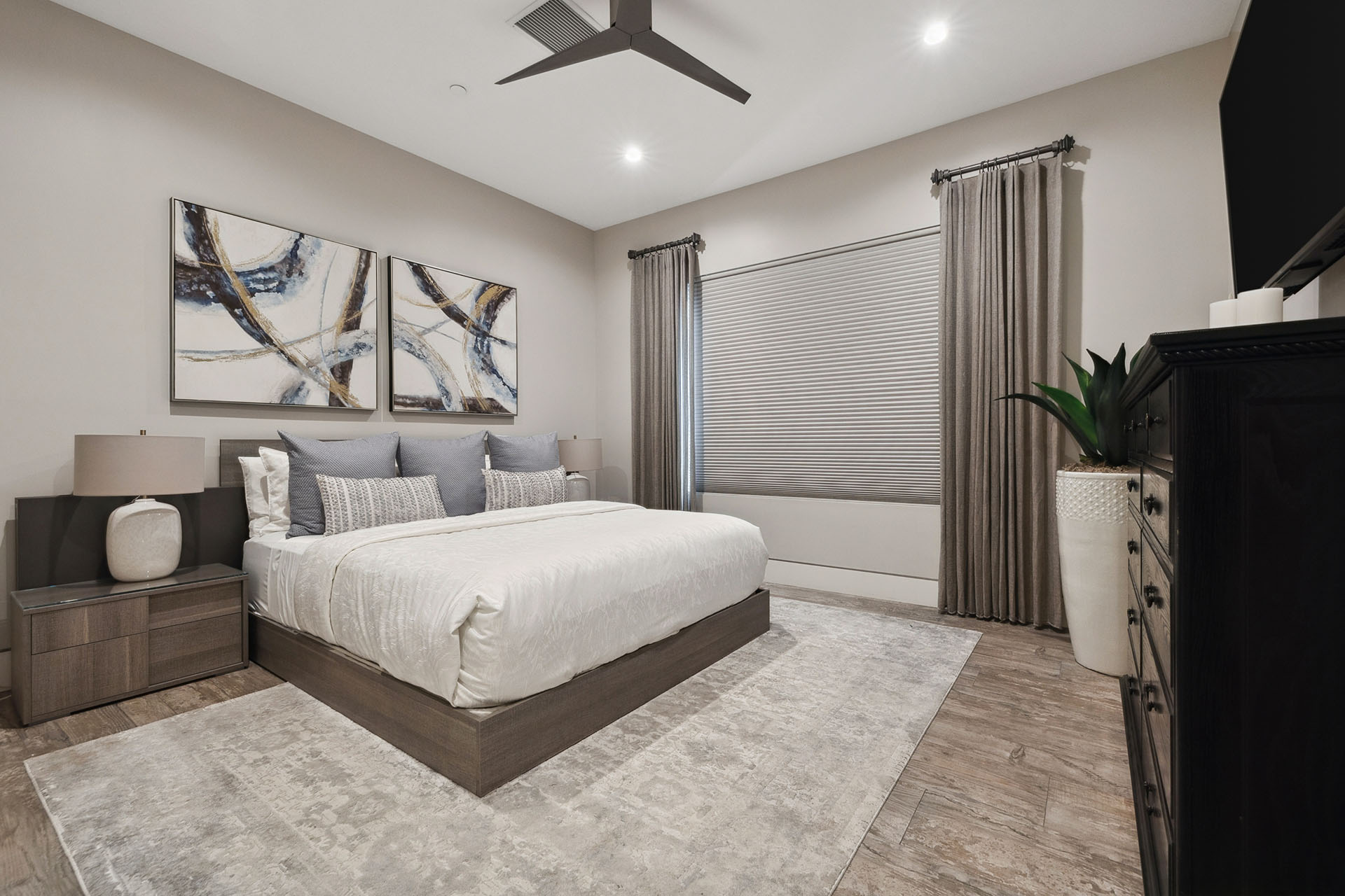 The Clubhouse Estate 6 suites on 2 acres | Photo 58