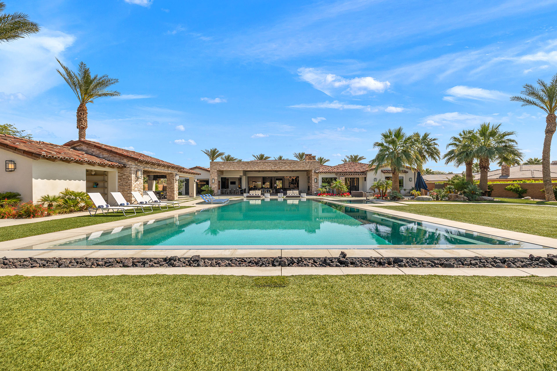 The Clubhouse Estate 6 suites on 2 acres | Photo 80