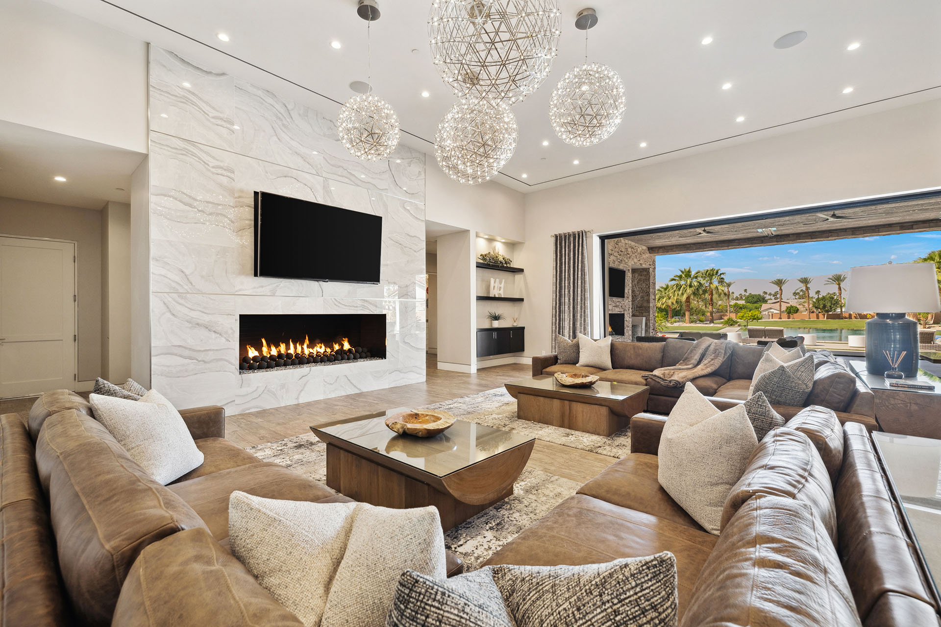 The Clubhouse Estate 6 suites on 2 acres | Photo 24