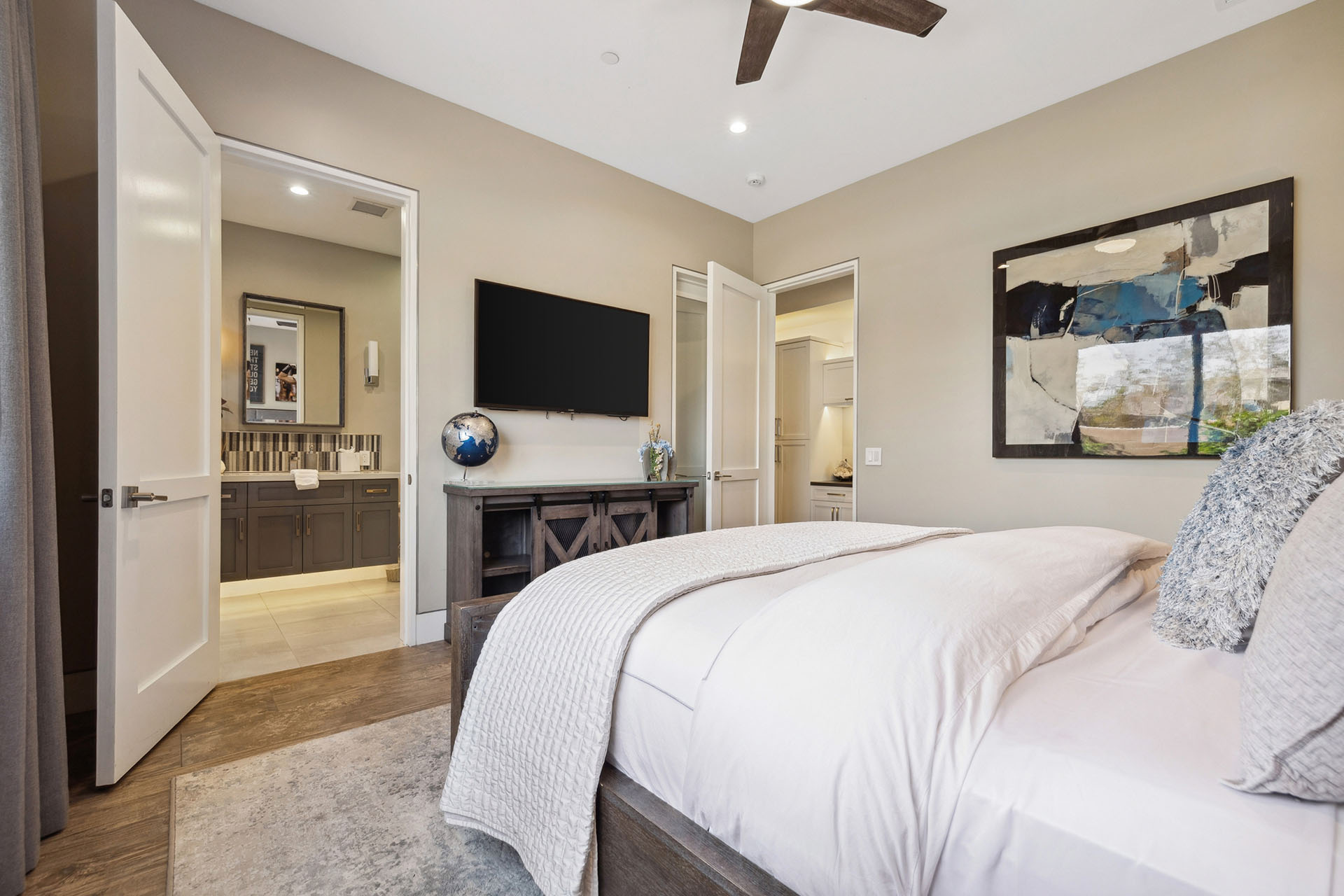 The Clubhouse Estate 6 suites on 2 acres | Photo 62