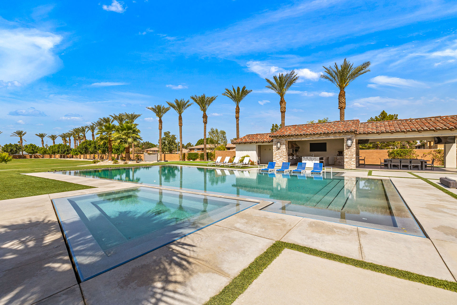 The Clubhouse Estate 6 suites on 2 acres | Photo 3