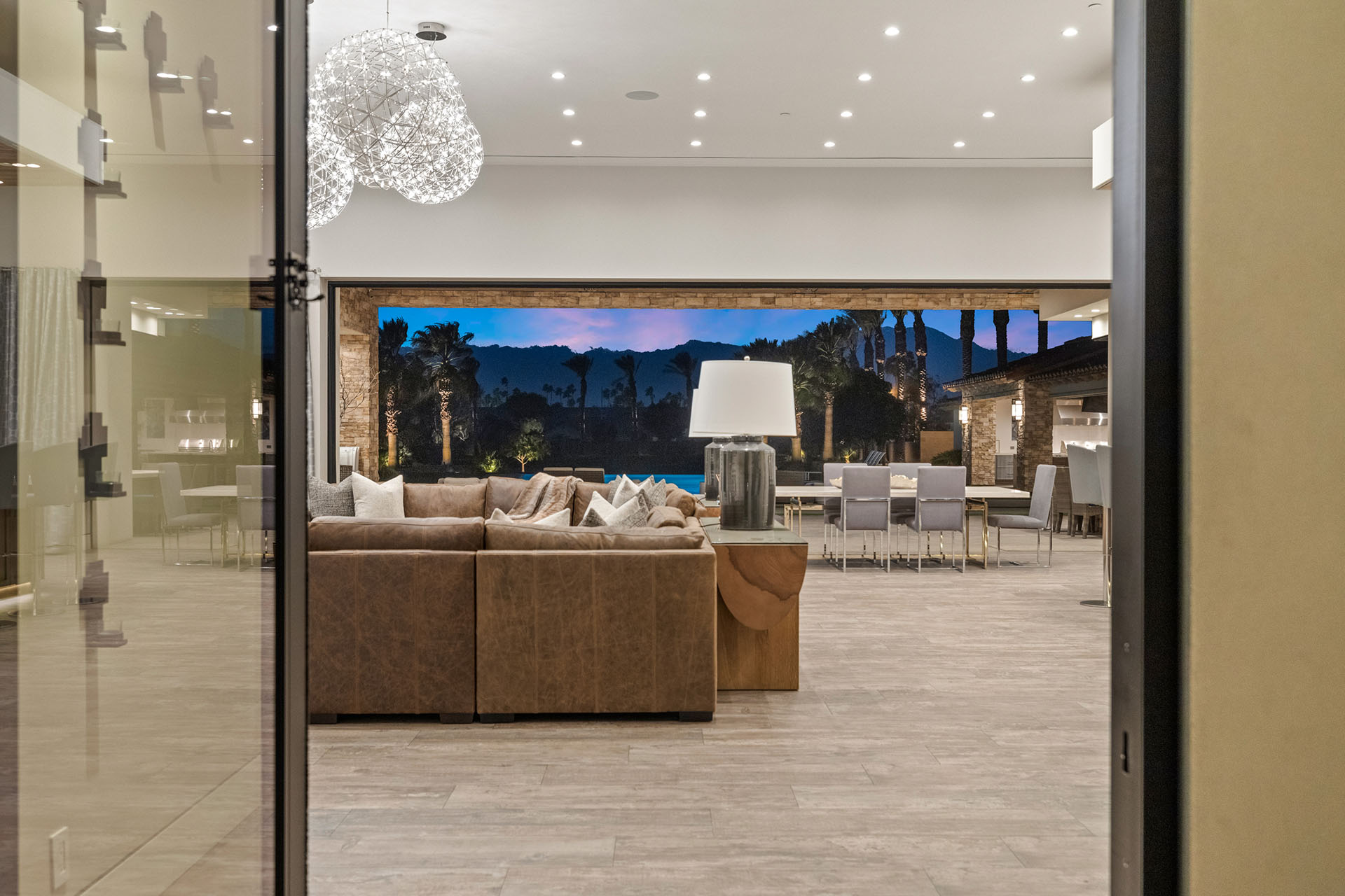 The Clubhouse Estate 6 suites on 2 acres | Photo 29