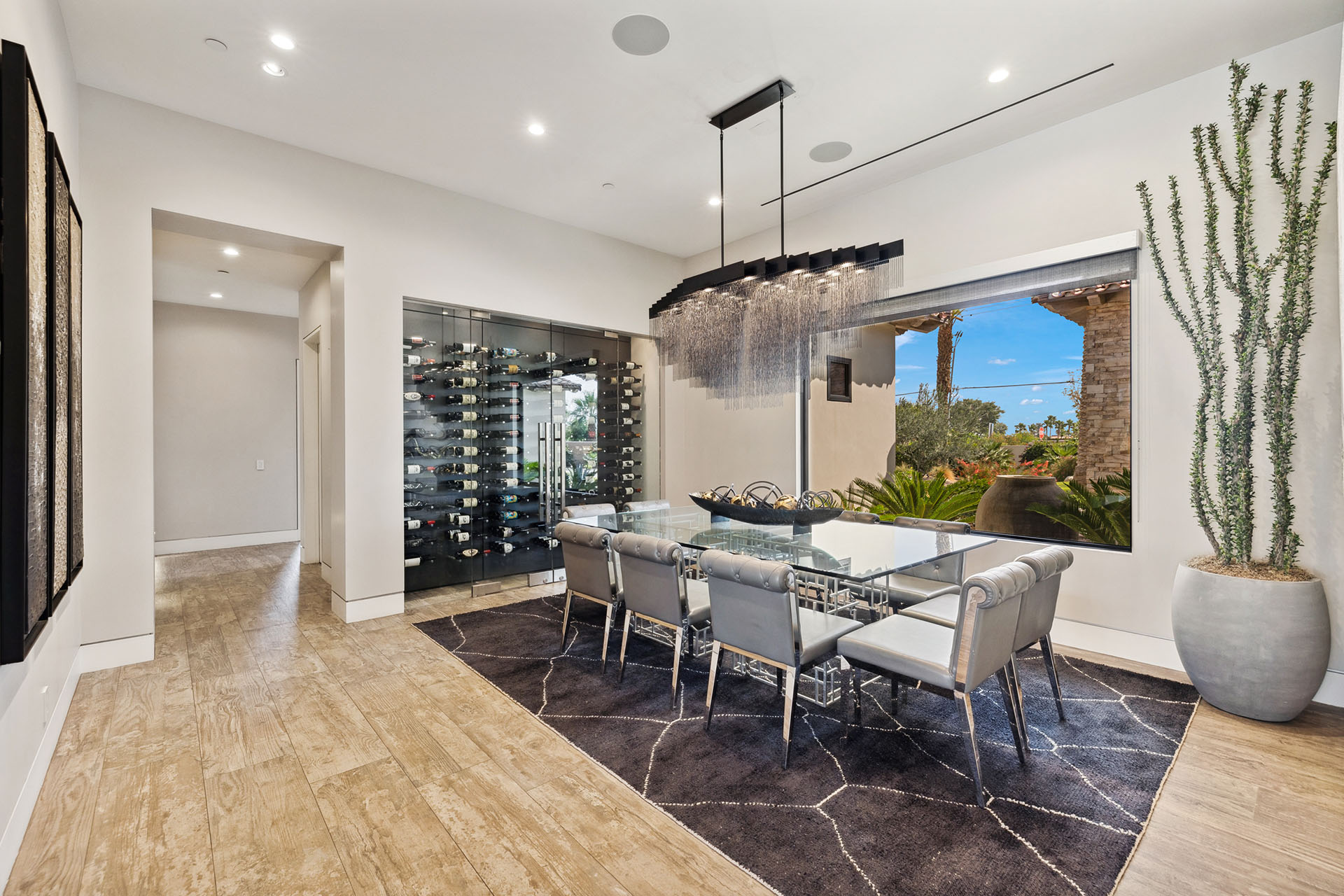 The Clubhouse Estate 6 suites on 2 acres | Photo 38