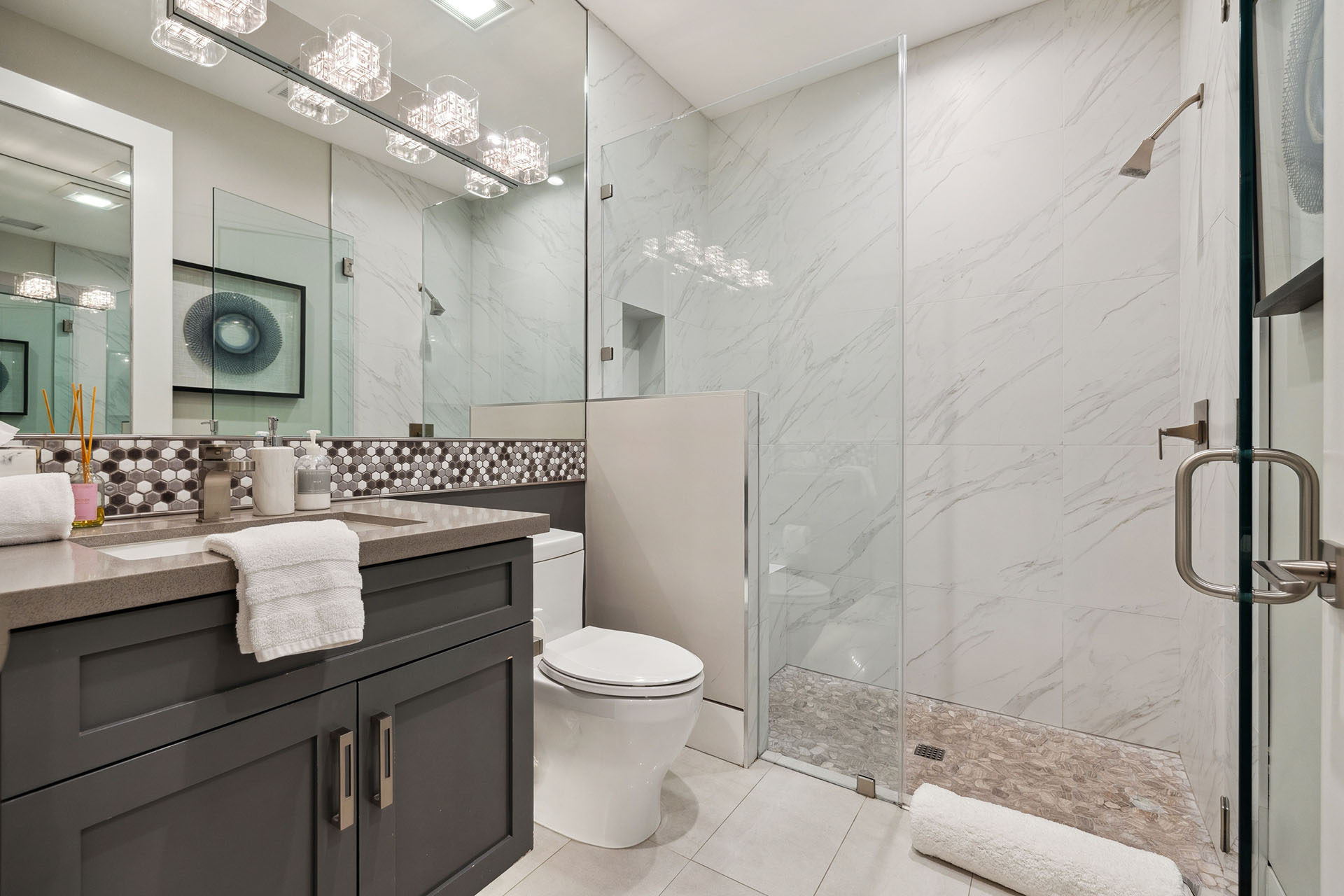 The Clubhouse Estate 6 suites on 2 acres | Photo 61