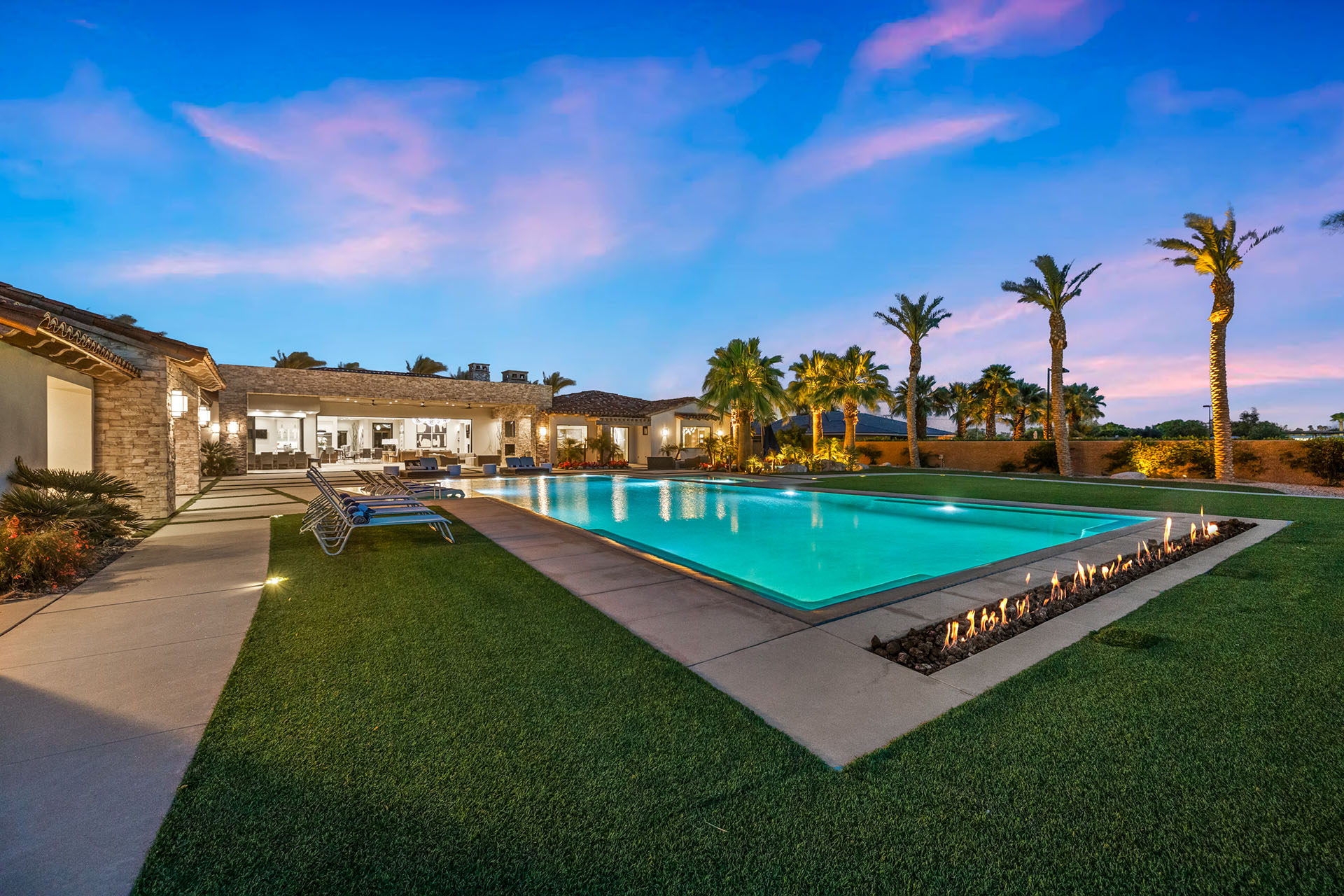 The Clubhouse Estate 6 suites on 2 acres | Photo 7