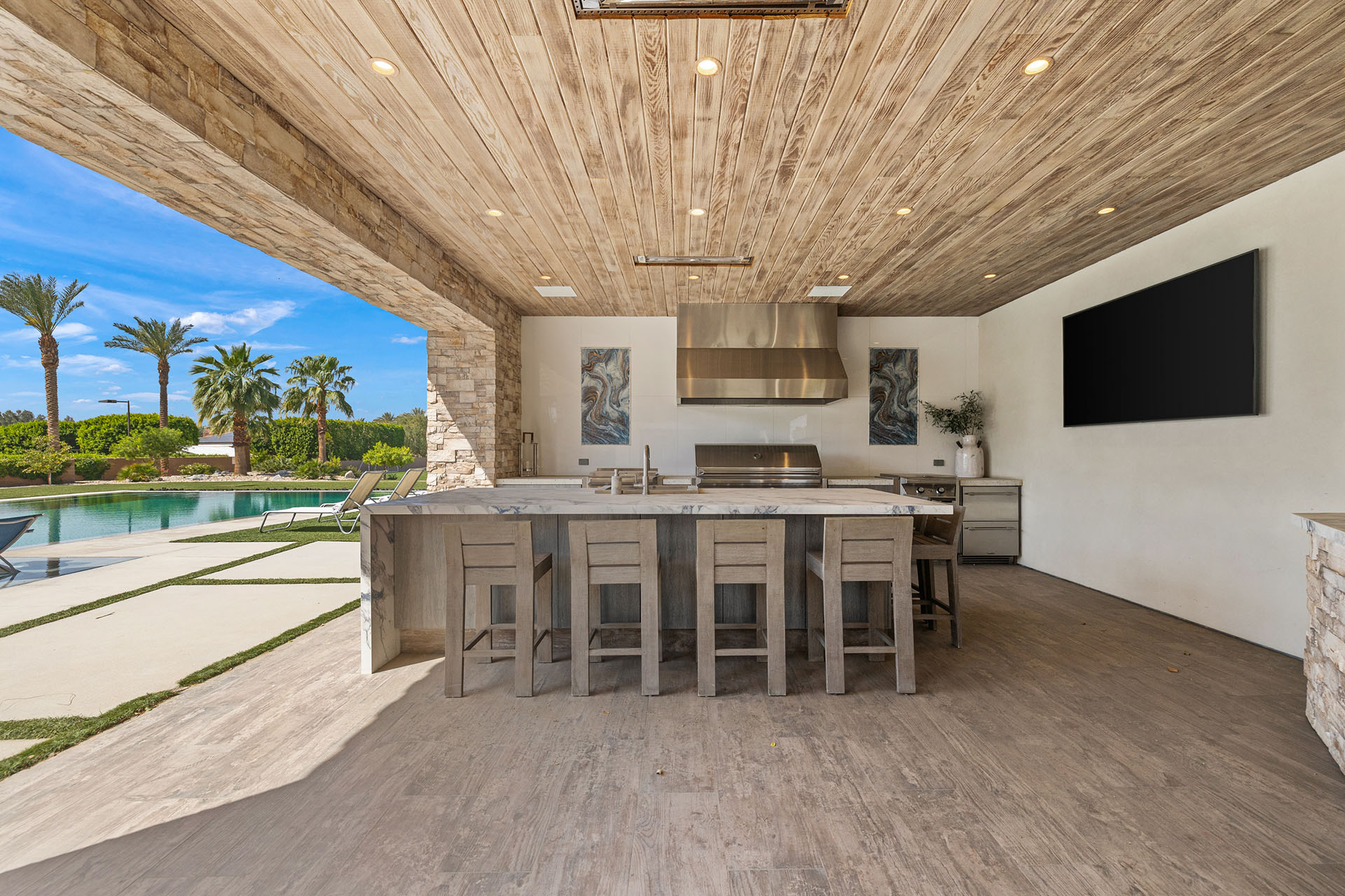 The Clubhouse Estate 6 suites on 2 acres | Photo 83