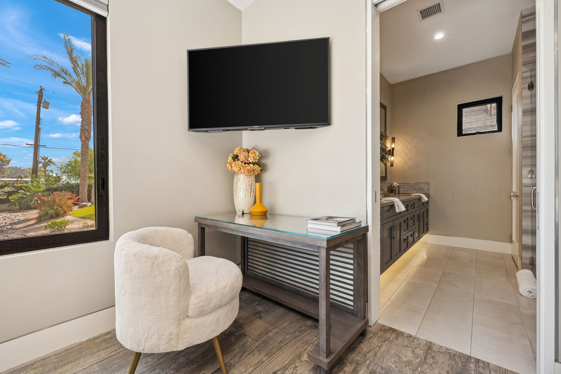 The Clubhouse Estate 6 suites on 2 acres | Photo 71