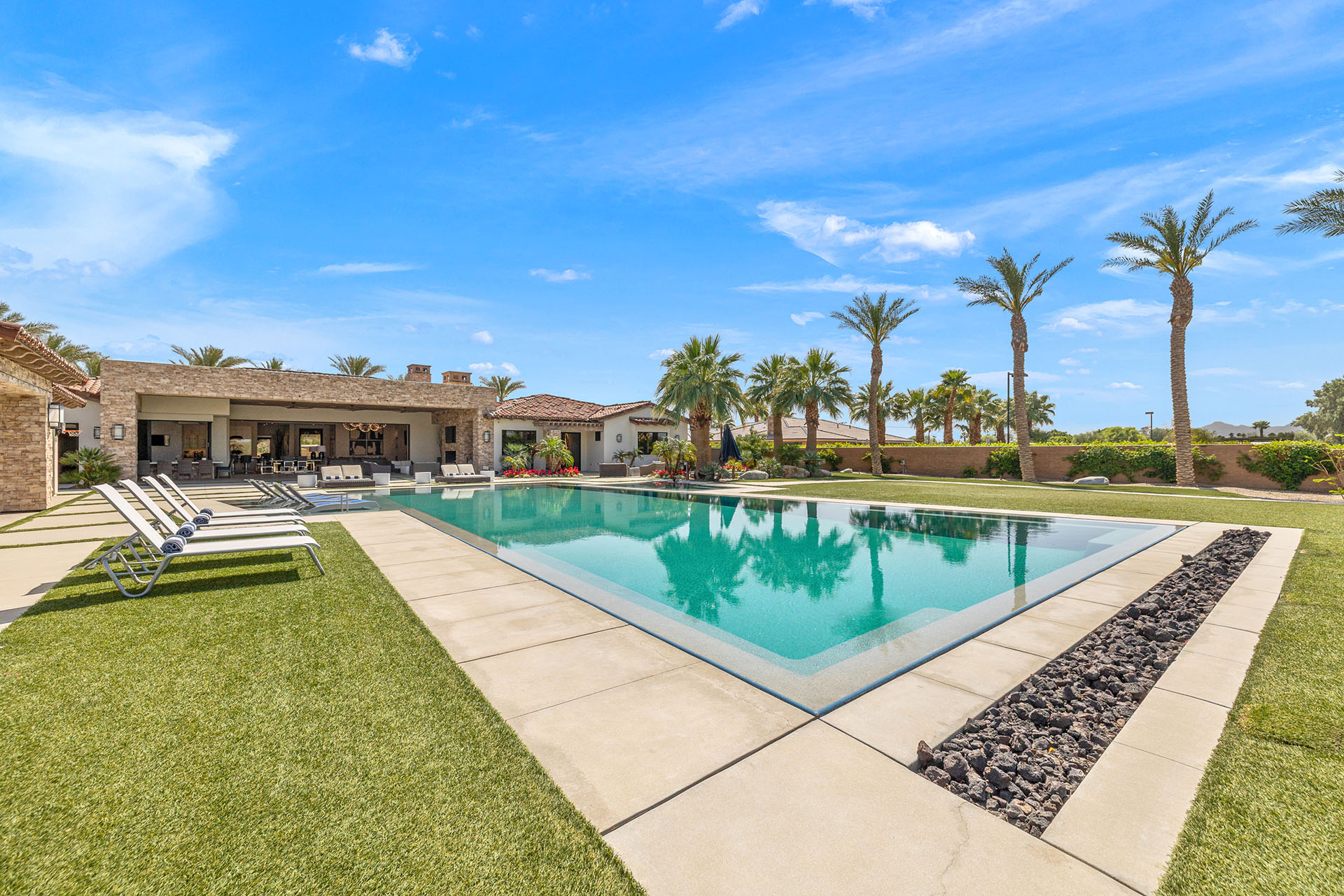 The Clubhouse Estate 6 suites on 2 acres | Photo 90