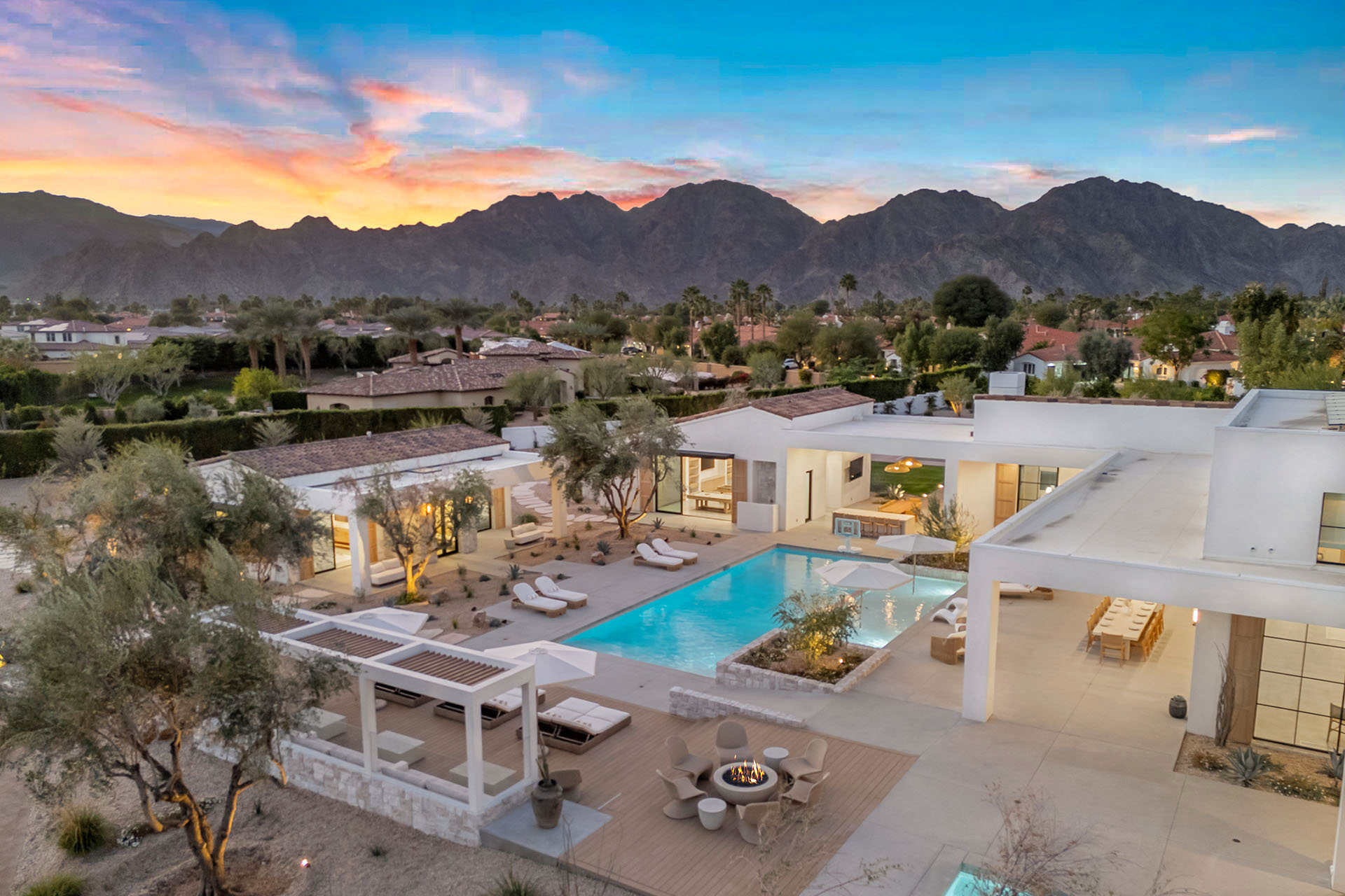 'Olive Grove Estate' 5 Acre Luxury Compound | Photo 4