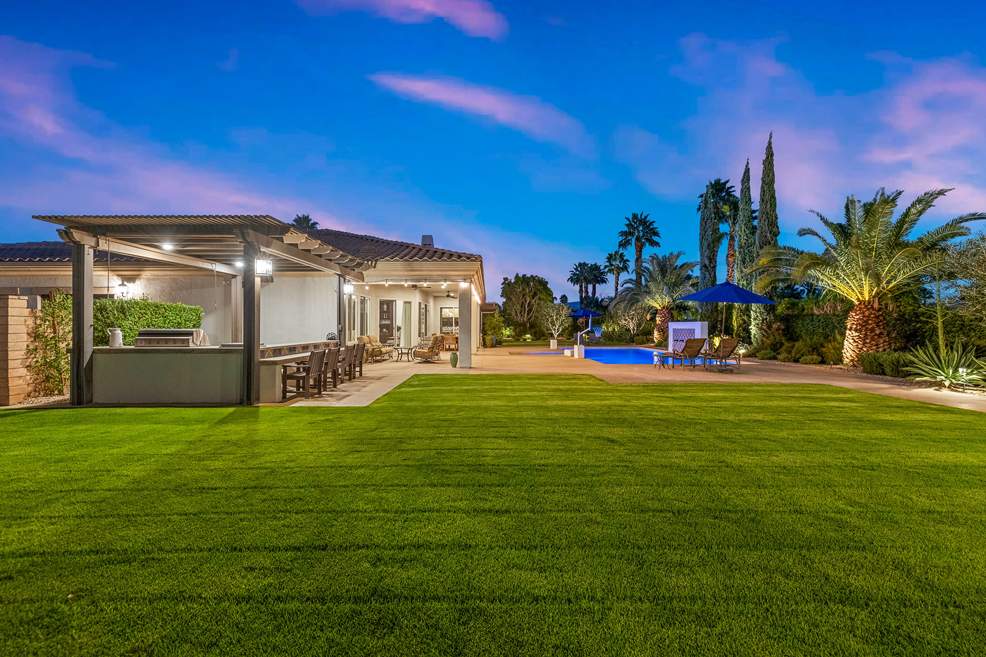 Palmetto 1/2 Acre Oasis with Pool & Mountain Views | Photo 9