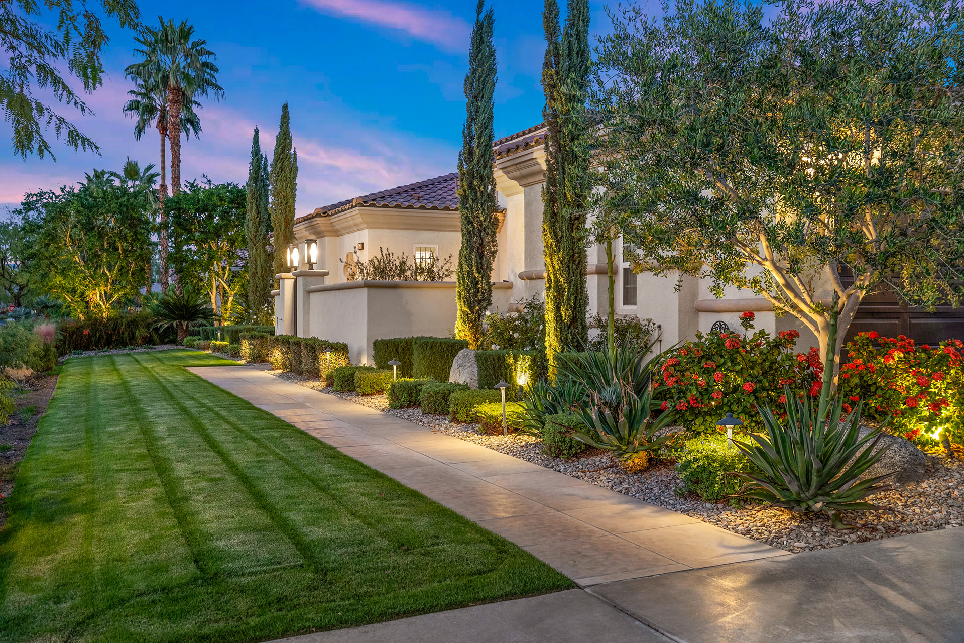 Palmetto 1/2 Acre Oasis with Pool & Mountain Views | Photo 15