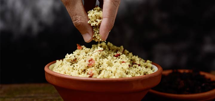hand-grabbing-tabouli