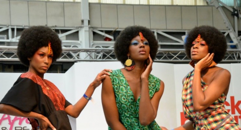 0-173538165-girlswithafro