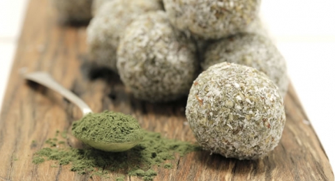 0-230510335-spirulina-protein-balls