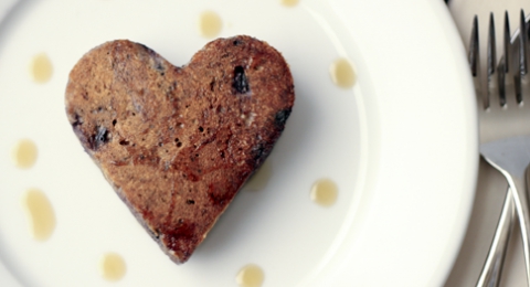 0-323888304-heartshappedpancake
