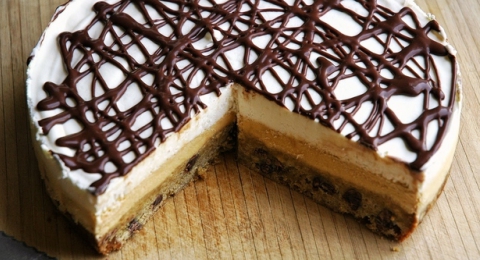 0-339740739-raw-vegan-ice-cream-cake