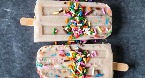 0-349751336-funfetti-sugar-cookie-popsicles-3