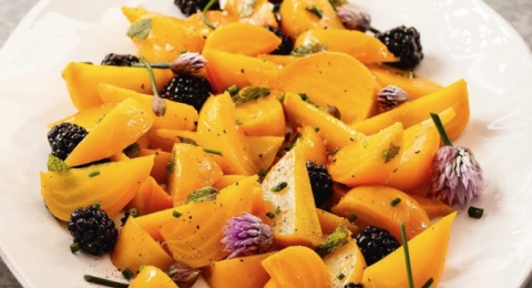 0-490919306-goldbeetsalad