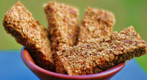 0-513989754-almond-granola-bar
