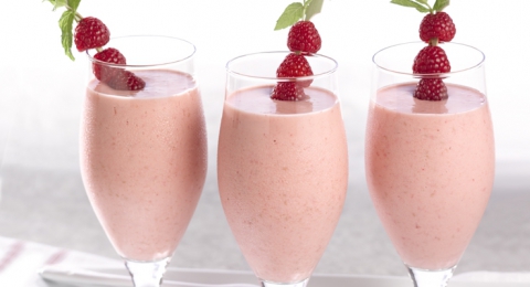 0-597656350-raspberrycheesecakesmoothie